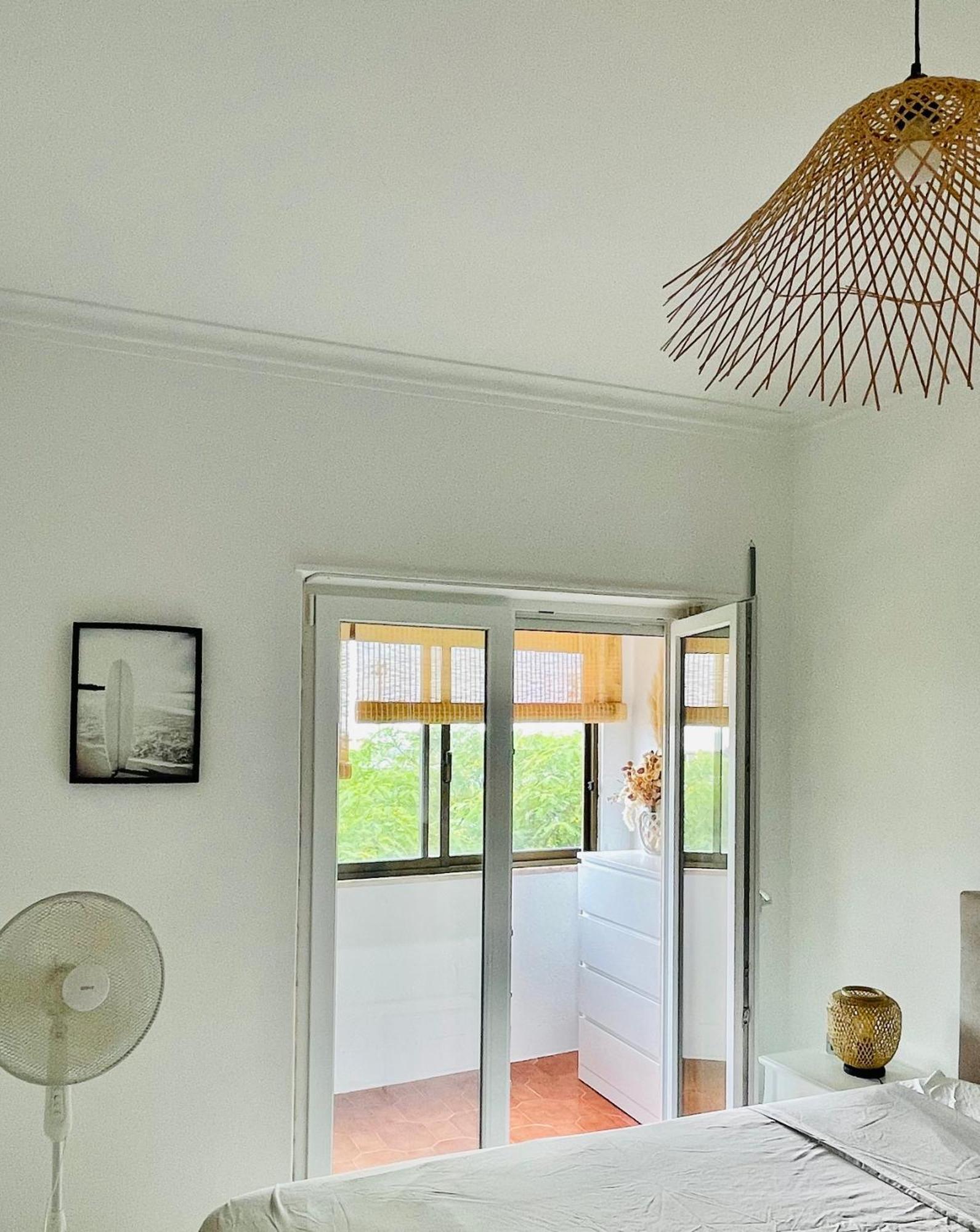 1-Bedroom Sea View Apartment With Private Balcony Costa Da Caparica, Just 5 Minutes From The Beach Costa de Caparica Εξωτερικό φωτογραφία
